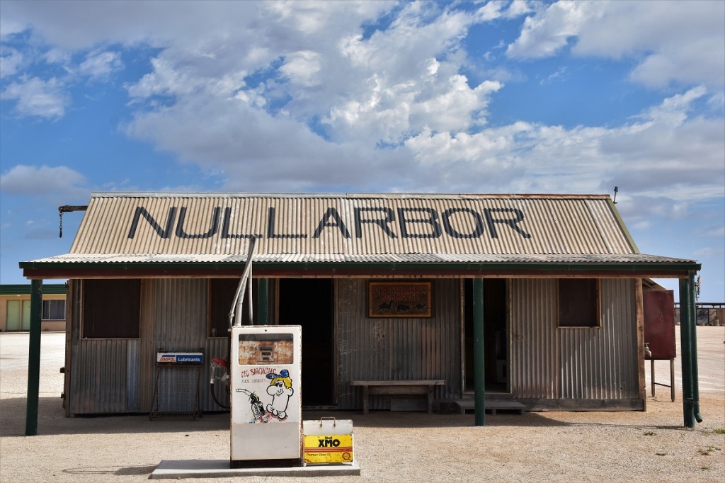 Nullarbord, roadhouse, Australia